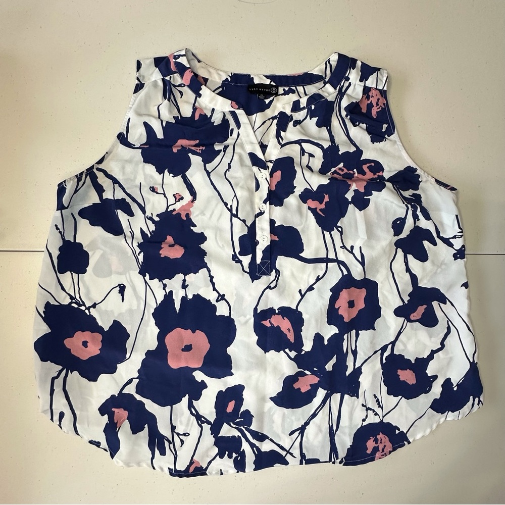 Ryan Wythe white w/ navy‎ pink floral print sleeveless blouse women’s 2x